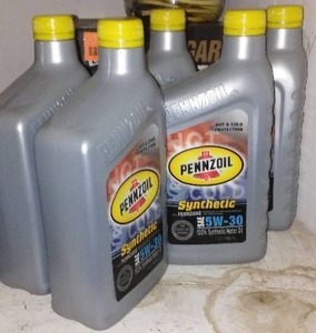 lot 310 image: Pennzoil 5w-30  Oil  New (5 Qts)