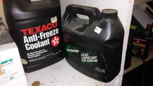 lot 318 image: New Texaco Antifreeze And Motorvator Gear Lube