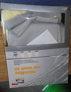 lot 323 image: New Microfiber Car Wash  Kit