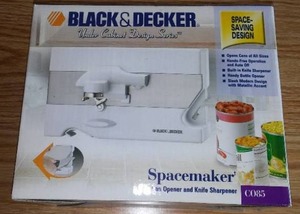 lot 327 image: New Black And Decker Can Opener.