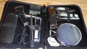lot 335 image: New, Mens Grooming Manicure Set.