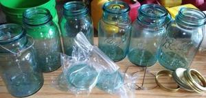 lot 341 image: Ball Blue Jars (6)