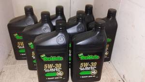 lot 365 image: Resolute 5w-30 Motor Oil (8- 1 Qt.)