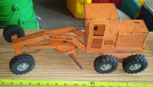 lot 373 image: Tonka Road Grader No. 600, Diesel