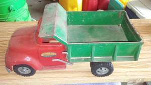 lot 377 image: Vintage Tonka Dump Truck.