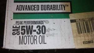 lot 383 image: New Quaker State  5w-30 Motor Oil (12- 1 Qt.)