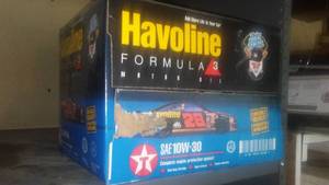 lot 409 image: New 12 Quarts Havoline Oil.