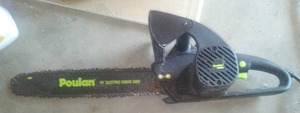 lot 417 image: Poulan Electric Chainsaw.