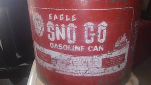 lot 427 image: Sno Go Metal Gas Can WFunnel