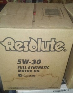 lot 433 image: NEW Resolute 5w30 Motor Oil (6 Qts. )
