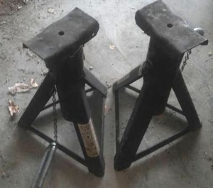 lot 436 image: Jack Stands 2 Ton