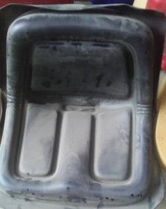lot 454 image: Black Tractor Seat New