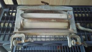 lot 471 image: Vintage Clothes Ringer.