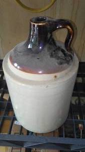 lot 485 image: 1 Gallon Croc Jug
