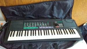lot 513 image: Yamaha Keyboard Psr-150.