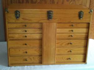 lot 535 image: 11 DrawerCompartment Wood Cabinet Box.
