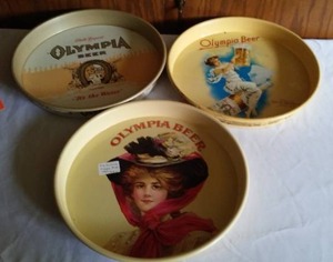 lot 555 image: Olympia Beer Tray (3)