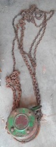 lot 737 image: Chain Hoist