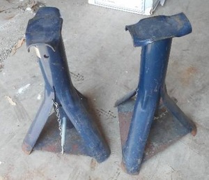lot 740 image: Jack Stands