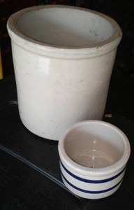 lot 744 image: Crocks (2)