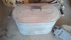 lot 763 image: Wash Tub. Metal