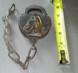 lot 613 image: Antique GNRY, Great Northern Railroad Padlock