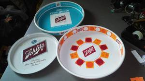 lot 633 image: Schlitz Beer Trays (3)