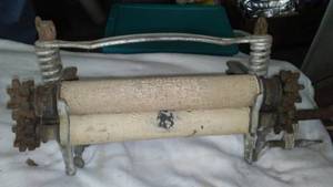lot 801 image: Vintage Washing Wringer