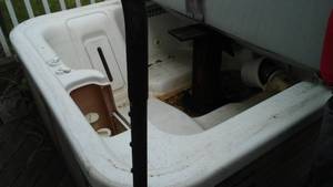 lot 814 image: Hot Tub And Chemicals
