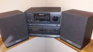 lot 561 image: Emerson AM FM Dual Cassette Player