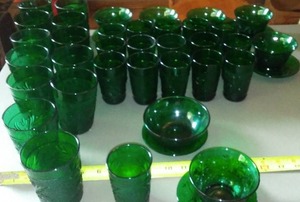 lot 594 image: Vintage Indiana Green Glassware Large Set.