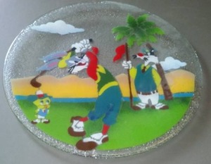 lot 835 image: Bugs, Sylvester, Tweety Warner Bros. 1993 Glass Tray. 14 Inch