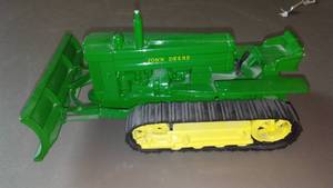 lot 845 image: John Deere Track Dozer.
