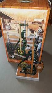 lot 846 image: Ertl Vintage Pump Jack