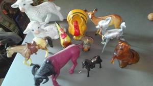 lot 869 image: Misc. Animal Statues.