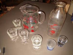 lot 882 image: Vintage Glass Lot