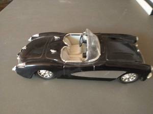 lot 890 image: Chevrolet Corvette Convertible. Vintage