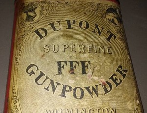 lot 920 image: 20 Dupont Superfine FFF Gunpowder Empty