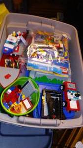 lot 676 image: Tote Of Legos