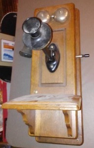 lot 680 image: Vintage Telephone, Nice