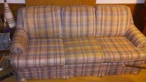 lot 694 image: Bassett Sofa Sleeper