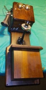 lot 5 image: Vintage Wall Phone. Kellogg