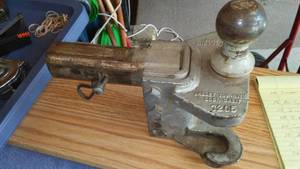 lot 117 image: Equalizer 2 Inch Hitch. 2 38 Ball.
