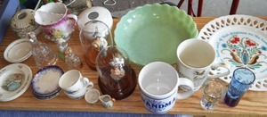 lot 124 image: Glassware Decor And More.