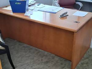 lot 506 image: Wood Office Desk