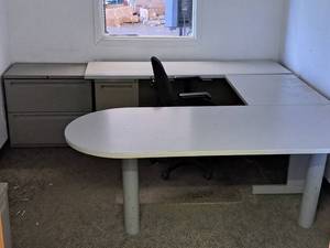 lot 513 image: Office Desk Set - U-Shape Desk, Rolling Office Amr Chair, Lateral File Cabinet 2-drawer