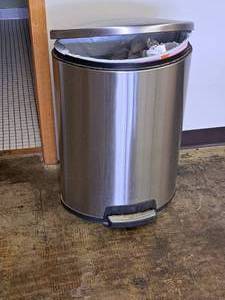 lot 520 image: 25 Stainless Steel Flip-Top Garbage Can