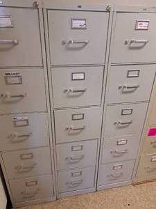 lot 523 image: Hon Metal File Cabinet 5-drawer