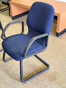 lot 537 image: Blue Fabric Office Entry Arm Chair