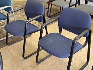 lot 539 image: Lot of (2) Office Entry Arm Chairs